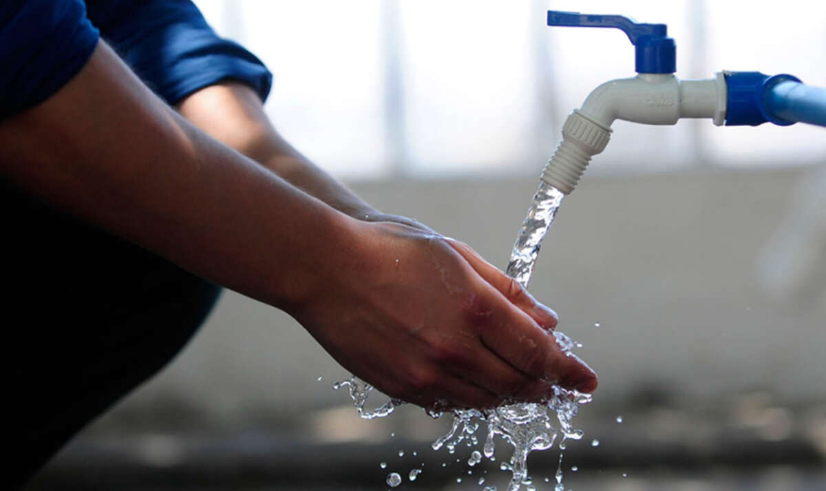 Техническая вода использование. Техническая вода. Вода для технических нужд. Текучие воды. Коммунально бытовое водоснабжение.